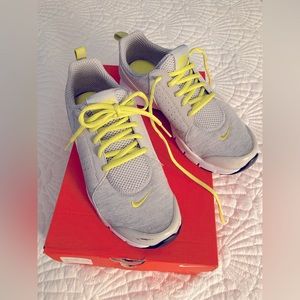 Nike women’s grey trainers 8